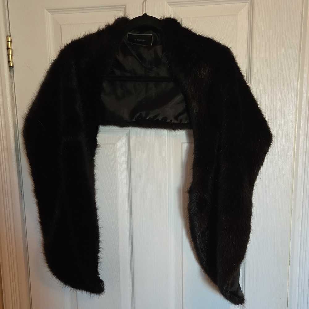 Le Chateau Luxurious Black Faux Fur Cape